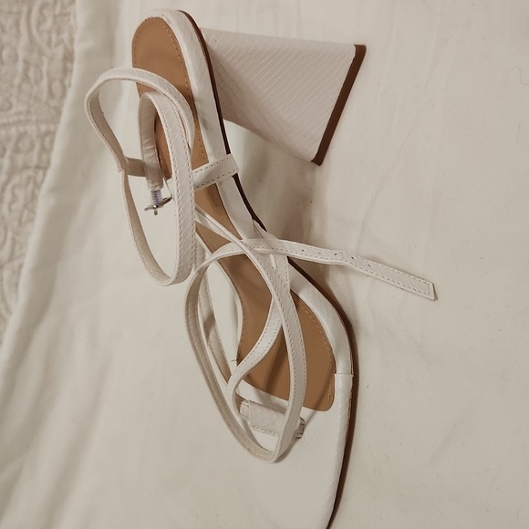 New! White chunky triangle heels ankle straps formal summer party size 9.5 - Picture 10 of 16
